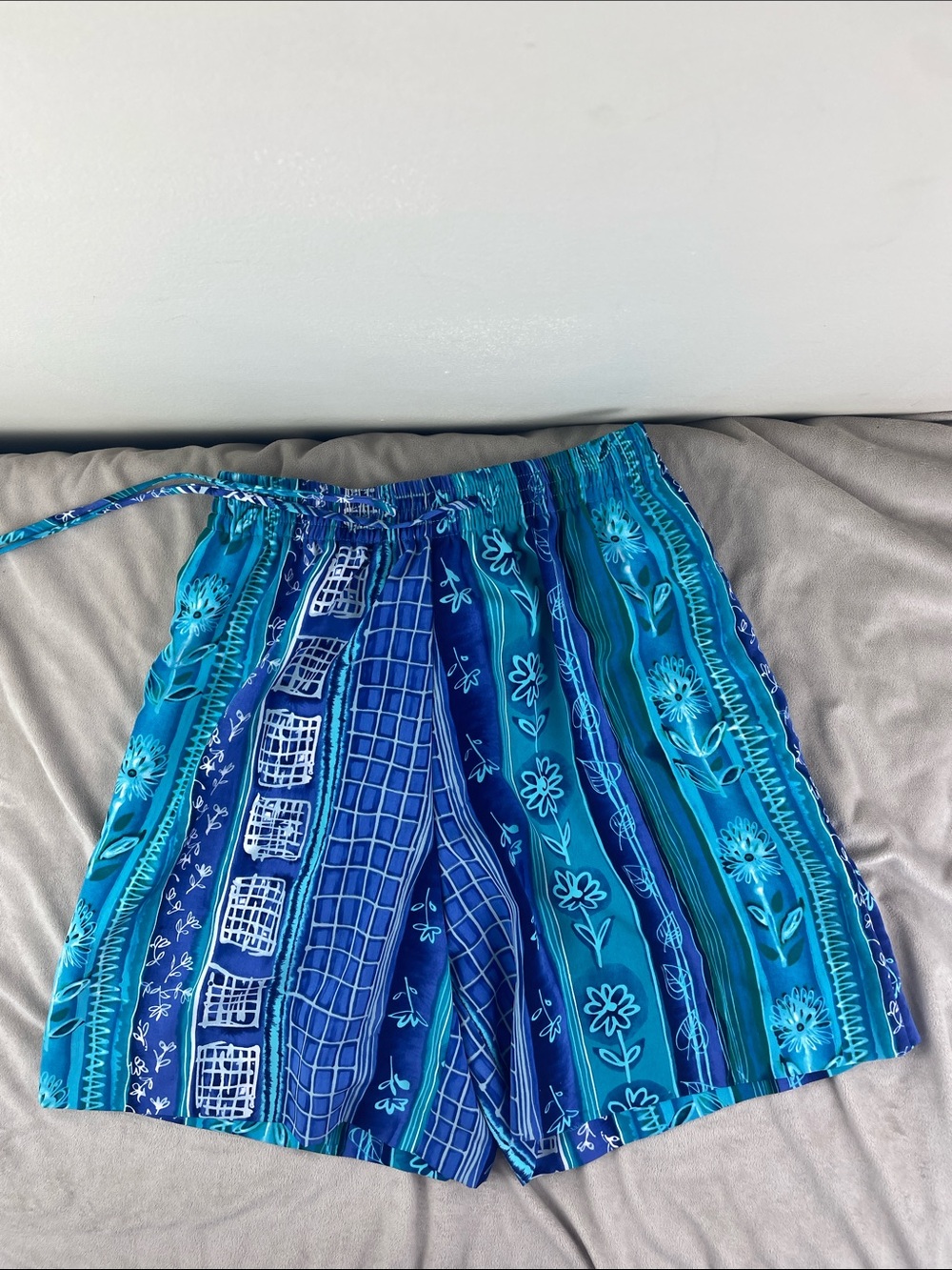 Lindsey Scott Petites Smocked Waist Wide Leg Shorts